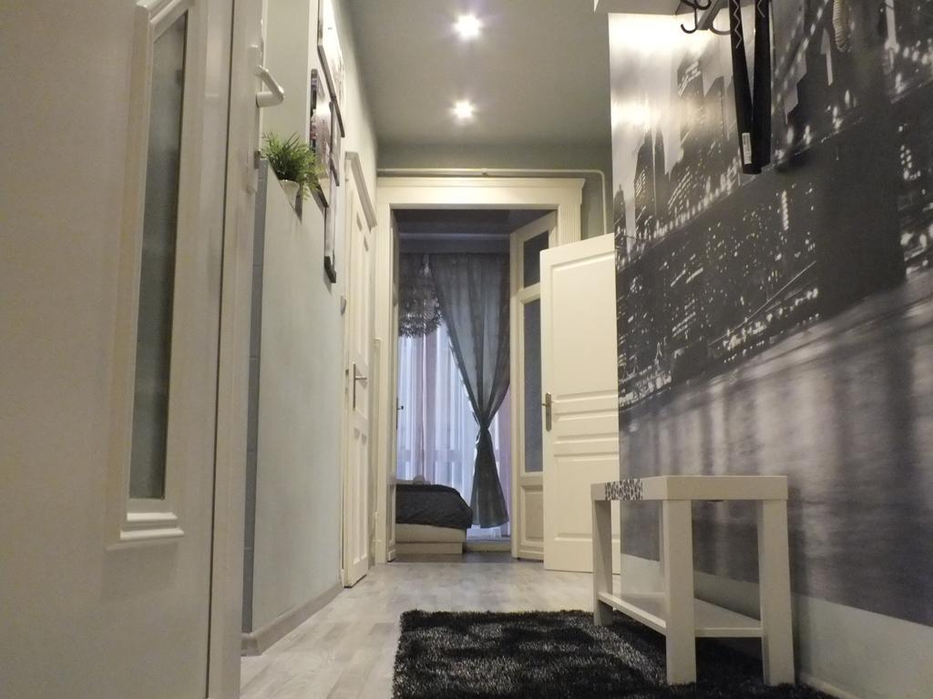 Standard Apartment By Hi5 - Feherhajo ブダペスト エクステリア 写真